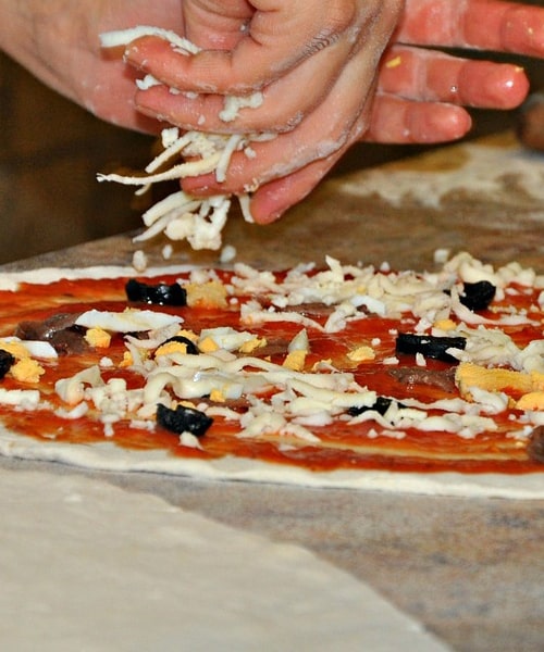 Coat your Pizza with Toppings